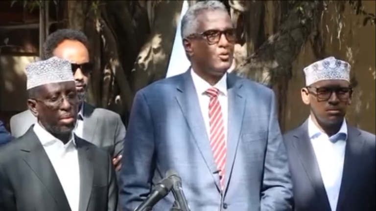C/raxmaan C/Shakuur oo Sheegay iney Isaga Dageen Tareenka Xasan Sheekh, Eedeyn-na Jeediyay.