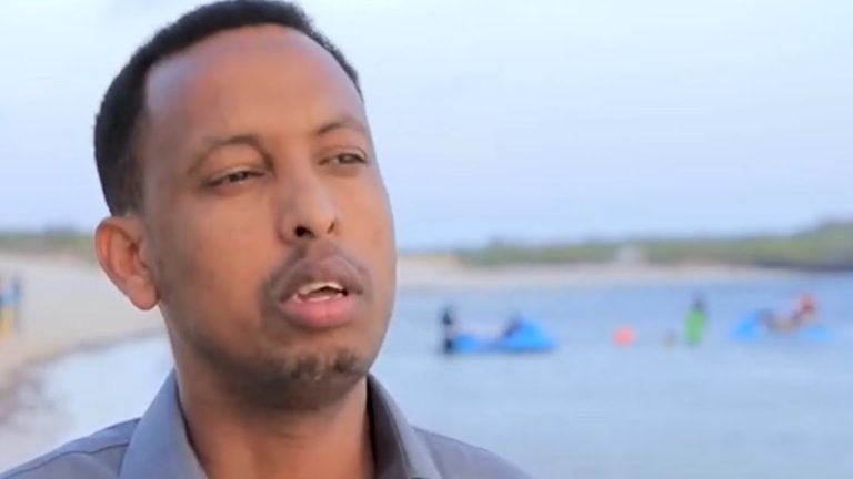 Xildhibaan Sheegay iney Dardar Ku Socdaan Howlgallada Ciidamada Al-Shabaab.