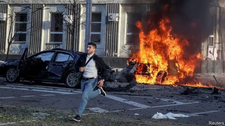Ruushka oo Ku Dhawaad 600 oo Diyaradood ku Weeraray Gobollo Ka Tirsan Dalka Ukraine.