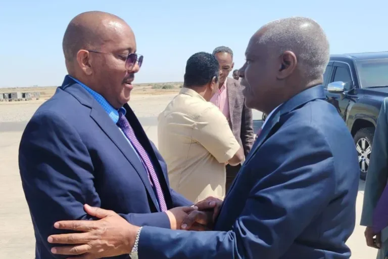 Maxay Salka ku Heysaa Booqashada uu Taliyaha Sirdoonka Xabashida Itoobiya ku Tagay Suudaan?[WARBIXIN]