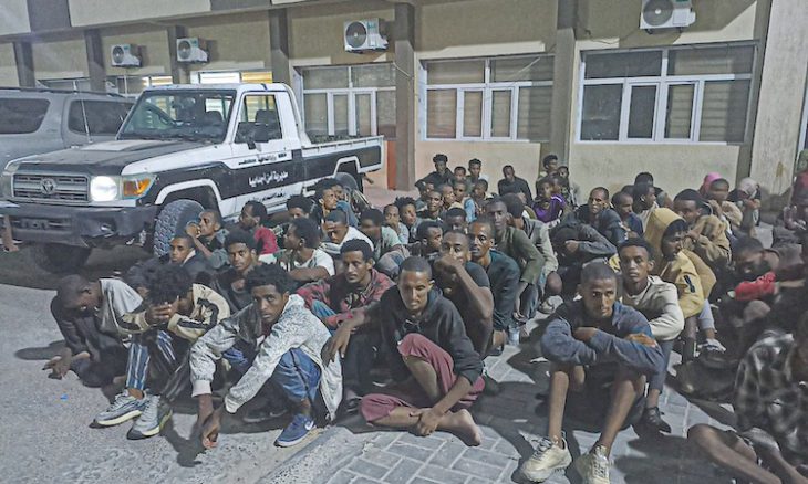 In ka Badan 100 Qof oo Tahriibayaal ah oo Kasoo Badbaaday Burcad ah oo ku Sugan Bariga Liibiya.